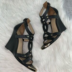 POUR LA VICTOIRE VALEN STUDDED STRAPPY WEDGE Size 9.5
